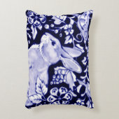 ネービーブルー&ホワイトラビットバードフローラデダムデルフト アクセントクッション (正面(垂直))