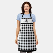ネームサーレシピ白黒バッファロープレイド エプロン (着用した状態)