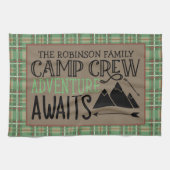 ネームパーソナライズされたキャビンキャンピングアドベンチャー キッチンタオル (横)