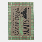 ネームパーソナライズされたキャビンキャンピングアドベンチャー キッチンタオル (縦)