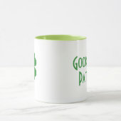 ネームパーソナライズされたレトロアイリッシュラックスクローバー マグカップ (中央)