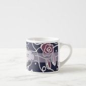 ネームプレートを持つ紫色のステンドグラスのバラ エスプレッソカップ (右)