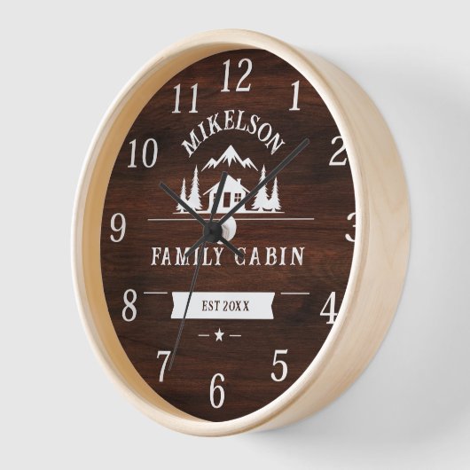 ネーム素朴パーソナライズされたファミリーキャビン 壁時計 (傾斜)