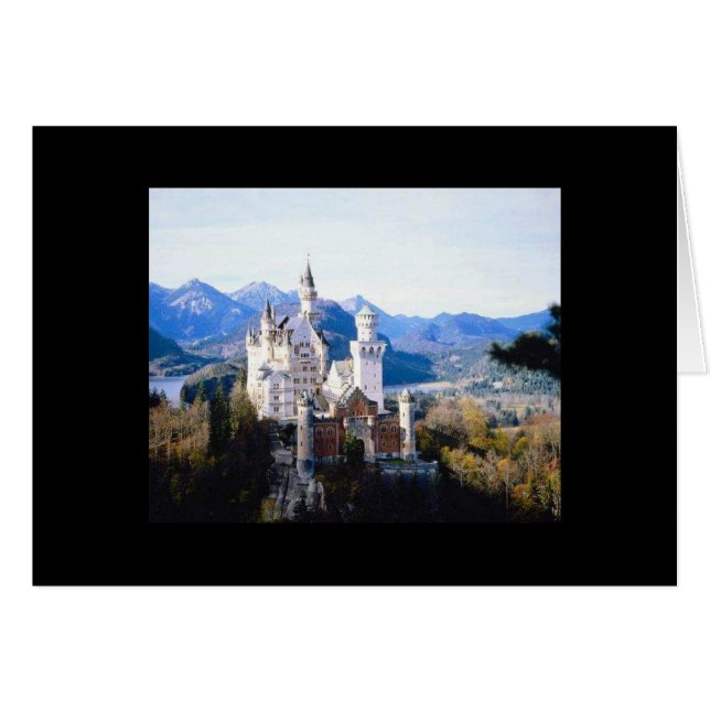 ノイシュヴァンシュタイン城の城ドイツ (正面横)