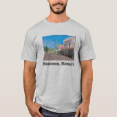 ノスタルジックなホノムの歴史的ハワイプランテーションタウン Tシャツ (正面)