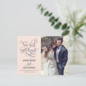 ノッ大切ク結婚の発表 – ライトピーチ 案内ポストカード (スタンド正面)