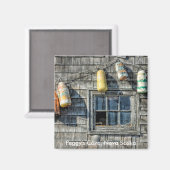 ノバスコシア州ペギーの入り江、壁にブイ。 マグネット (正面/裏面)