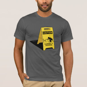 ノベルティのサイファイの注意のぬれた床の印 Tシャツ