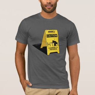 ノベルティのサイファイの注意のぬれた床の印 Tシャツ