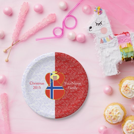 ノルウェーのエンジェルブロンドの髪に旗を着て ペーパープレート (パーティー)