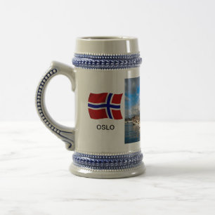 ノルウェーのオスロの港; ヨットのマリーナ、港 ビールジョッキ