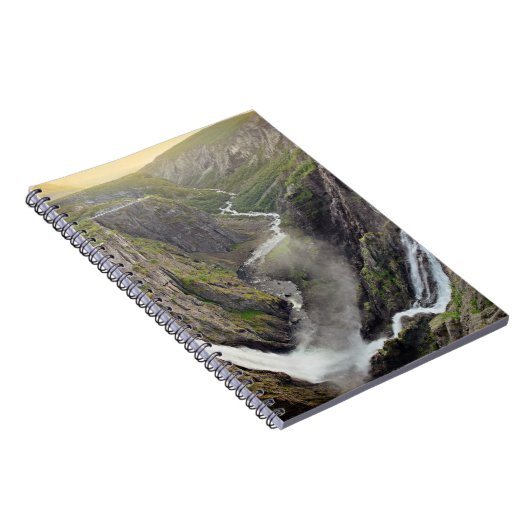ノルウェーのノートのVoringsfossenの滝 ノートブック (右側)