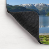 ノルウェーのフィヨルドおよびボートハウスのmousepad マウスパッド (コーナー)
