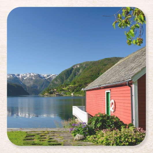 ノルウェーのフィヨルドの眺めおよびボートハウスのコースター スクエアペーパーコースター (正面)