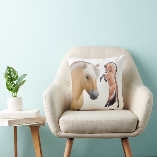 ノルウェーのフィヨルドの馬の枕 クッション (椅子)