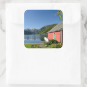 ノルウェーのフィヨルドビューとボートハウスステッカー スクエアシール (バッグ)