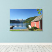 ノルウェーのフィヨルドビューとボートハウス キャンバスプリント (インサイチュ (ウッドフロア))