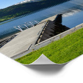 ノルウェーのフィヨルドビューとボートハウス ポスター (角)