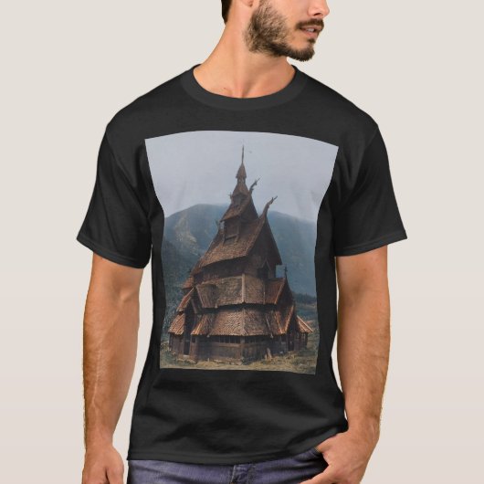 ノルウェーの中世ステーブ教会(1890年) Tシャツ (正面)