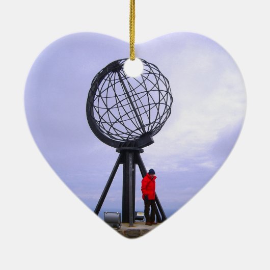 ノルウェーの北岬、地球の記号 セラミックオーナメント (裏面)