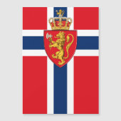 ノルウェーの国旗に掲げられたノルウェーの軍服（ノルウェー語2） (正面)