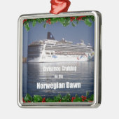 ノルウェーの夜明けのクリスマスクルージング メタルオーナメント (左)