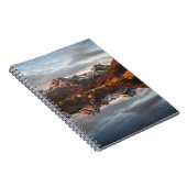 ノルウェーの山々の風景の写真 ノートブック (右側)