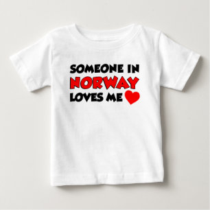 ノルウェーの誰かは私を愛します ベビーTシャツ