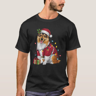 ノルウェージャン・エルクハウンドとサンタのクリスマスイルミネーション ファミリーギフト Tシャツ