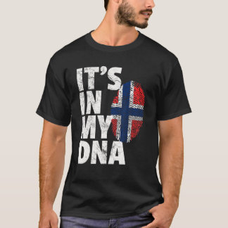 ノルウェー国旗私のDNAクリスマスGIFに入ってる Tシャツ