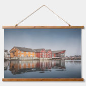 ノルウェー絵を描ハウス 吊り下げ型タペストリー (正面)