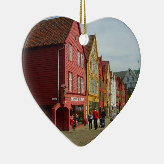 ノルウェー、ベルゲンの水辺地帯の色彩の鮮やかな家 セラミックオーナメント (右)