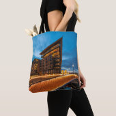 ノルウェー,夜のオスロ トートバッグ (クローズアップ)