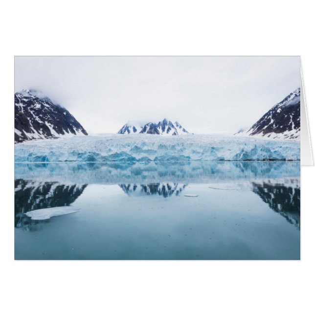 ノルウェー，氷河反射 (正面横)