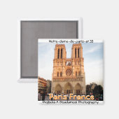 ノルテ・ダム・ド・パリ・アット33(Mojisola A Gbadamosi) マグネット (正面/裏面)