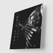 ノワール・フェム・ファターレ スクエア壁時計 (傾斜)