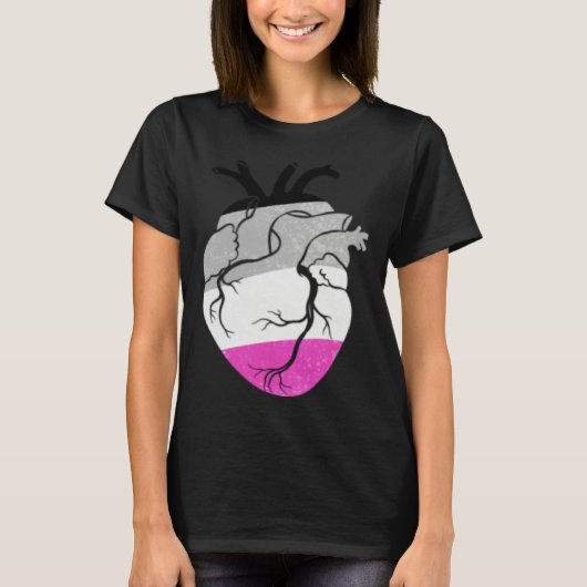 ノンセクシャル プライド ハート フラッグ Tシャツ (正面)