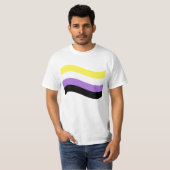 ノンバイナリーのウェーブする旗 Tシャツ (正面フル)