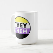 ノンバイナリーバッジ代名詞 - They Them コーヒーマグカップ (正面左)