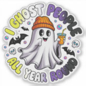 ノンバイナリー面白ハロウィン – 私は人を幽霊扱いする シール (正面)