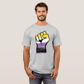 ノンバイナリー プライド 抗議 フィスト Tシャツ (正面フル)