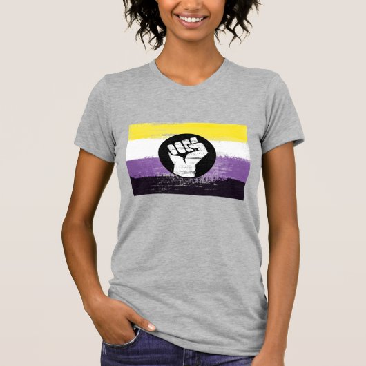 ノンバイナリー ペインテッド 抗議旗 Tシャツ (正面)