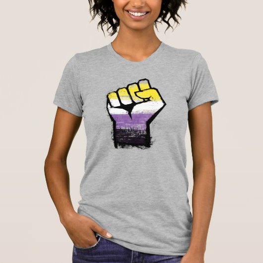 ノンバイナリー Pride 抗議のこぶし Tシャツ (正面)