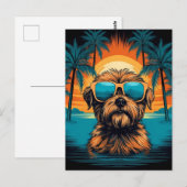 ノーウィッチ・テリアーとサングラスを持ったビーチ ポストカード (正面/裏面)