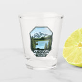 ノースカスケードズナショナルパークミニマルレトロエンブレム ショットグラス (正面)