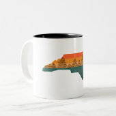 ノースカロライナの木のシルエット ツートーンマグカップ (正面左)