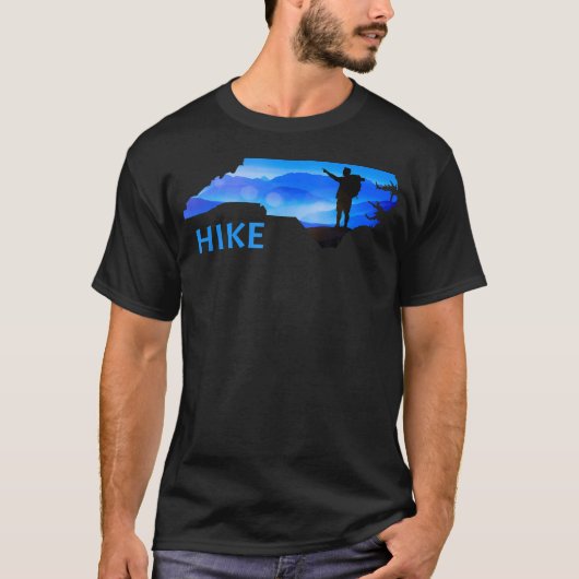 ノースカロライナ州のハイキング・マウンテンズNCブルー Tシャツ (正面)