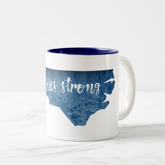 ノースカロライナ州の強い木目の煙 ツートーンマグカップ (正面右)