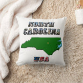 ノースカロライナ州地図の概要、写真と米国国旗の文字 クッション (ブランケット)