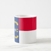 ノースカロライナ州旗デザインデコール コーヒーマグカップ (中央)